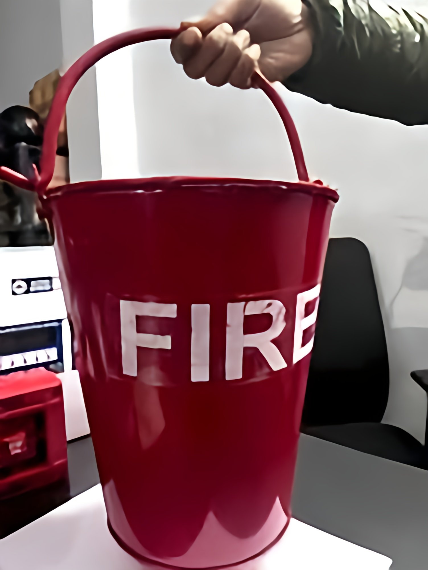 Premium Red Metal Fire Bucket – Heavy-Duty Emergency Fire Protection - Image 2
