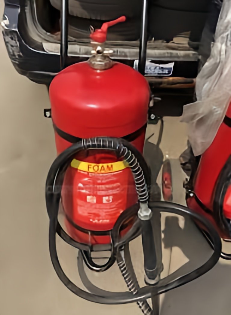 25L AFFF Foam Fire Extinguisher with Wheeled Trolley – High-Capacity Fire Suppression - Image 3